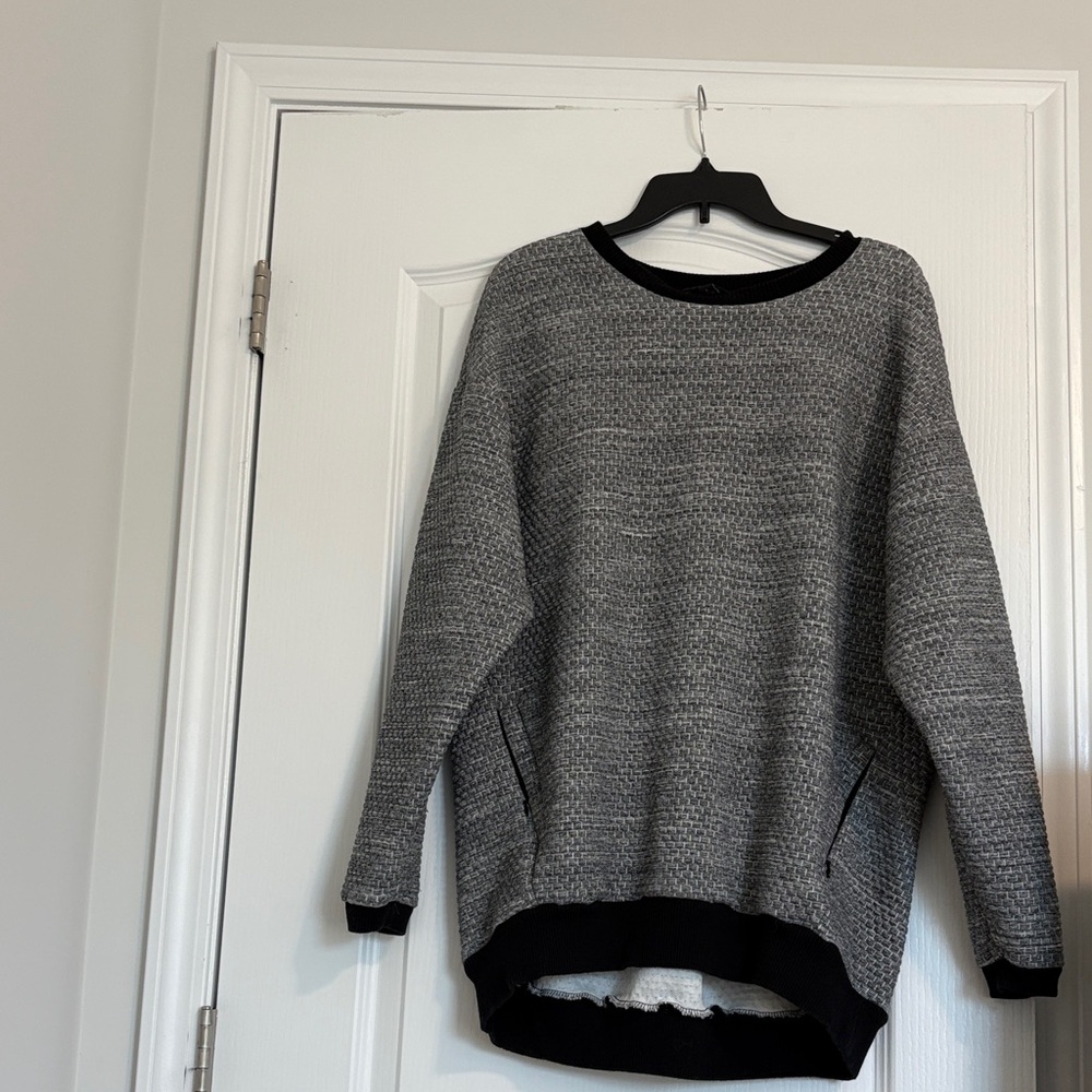GUC Banana Republic size L quilted sweatshirt